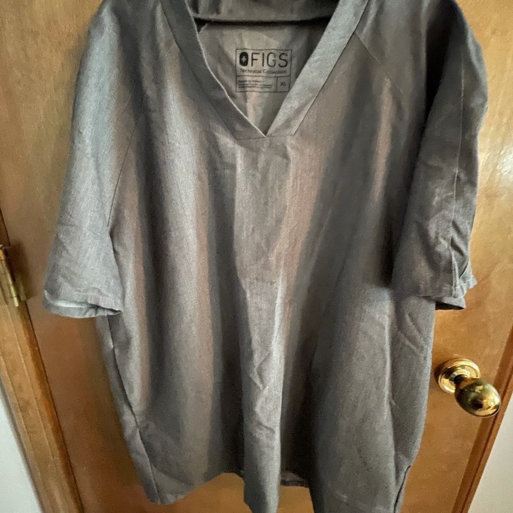 FIGS technical Collection Scrub Top